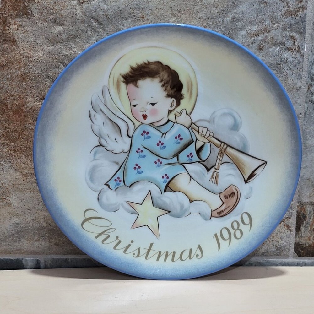 Schmid Hummel Christmas 1989 Angelic Musician Decorative Wall Hanging Plate